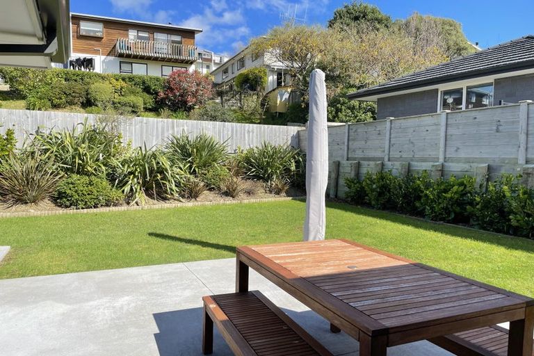 Photo of property in 17 Mooring Close, Whitby, Porirua, 5024