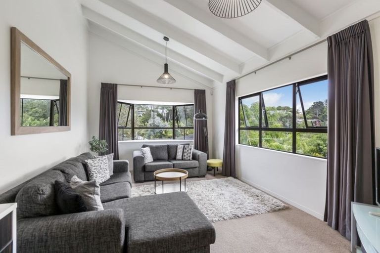 Photo of property in 2/660 Beach Road, Browns Bay, Auckland, 0630