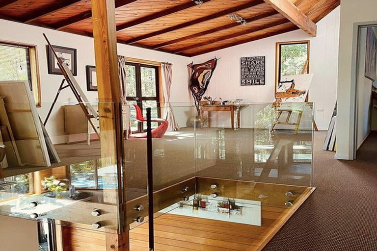 Photo of property in 93 Brick Bay Drive, Sandspit, Warkworth, 0982