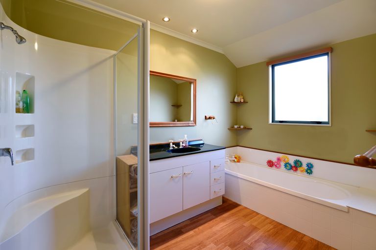 Photo of property in 8 Longfields Road, Brightwater, 7022