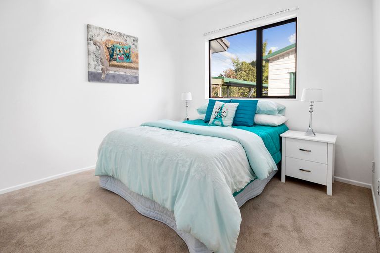 Photo of property in 413 West Coast Road, Glen Eden, Auckland, 0602