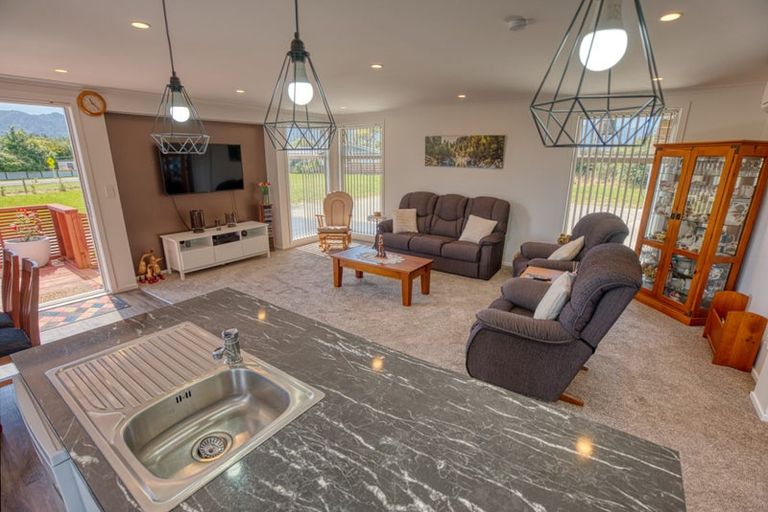 Photo of property in 22 Upper Kokatahi Road, Kokatahi, Hokitika, 7881