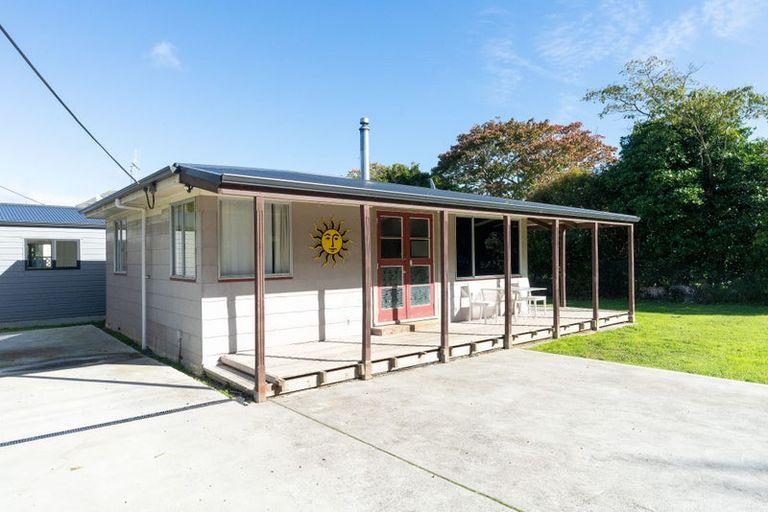 Photo of property in 41 Kawiu Road, Levin, 5510
