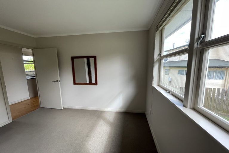Photo of property in 123 Browns Bay Road, Browns Bay, Auckland, 0630