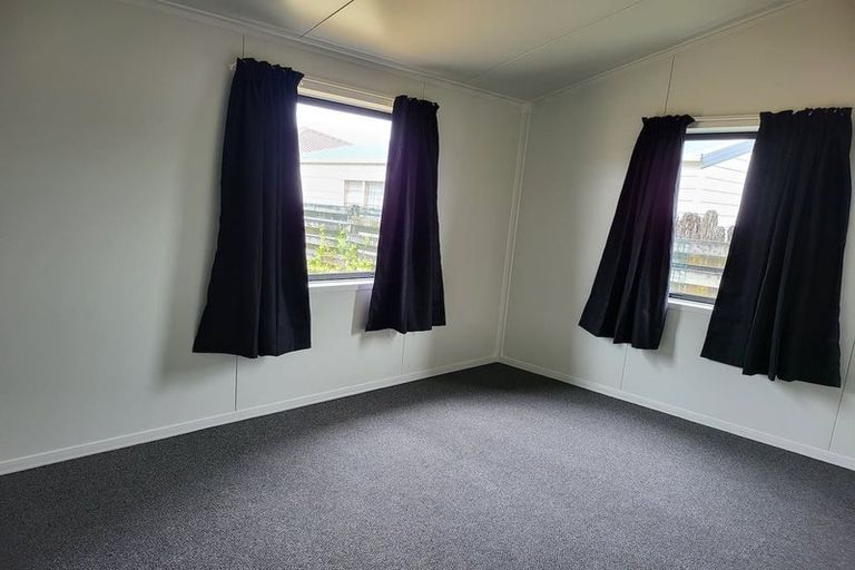 Photo of property in 67 Rhodes Drive, Kelvin Grove, Palmerston North, 4414
