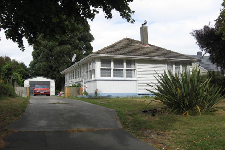 Photo of property in 17 Roche Avenue, Upper Riccarton, Christchurch, 8041
