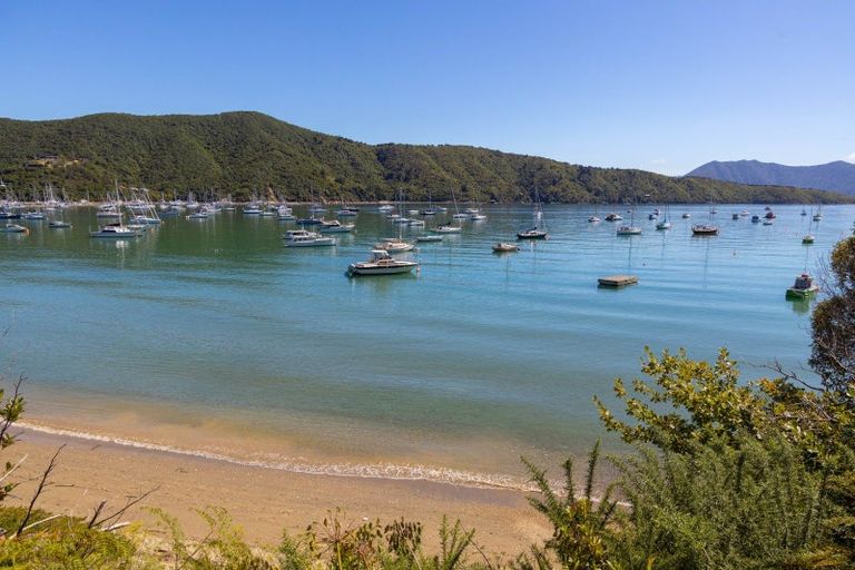 Photo of property in 2 Finlay Grove, Waikawa, Picton, 7220