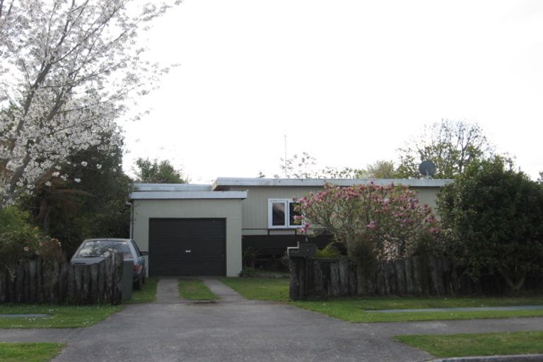 Photo of property in 7 Farnworth Avenue, Holdens Bay, Rotorua, 3010