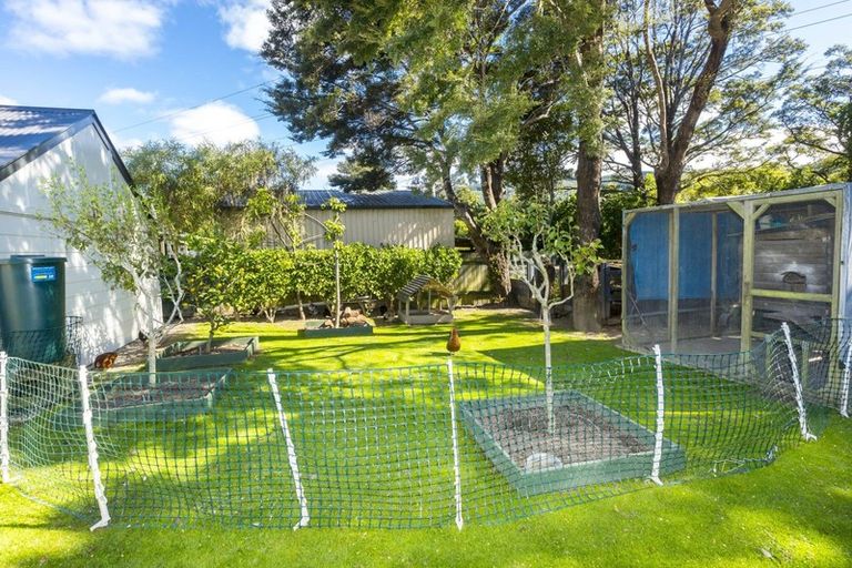 Photo of property in 81 Gemstone Drive, Birchville, Upper Hutt, 5018