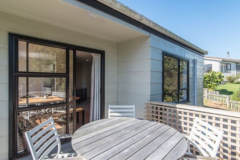 Photo of property in 21 Pitoitoi Street, Otaihanga, Paraparaumu, 5036