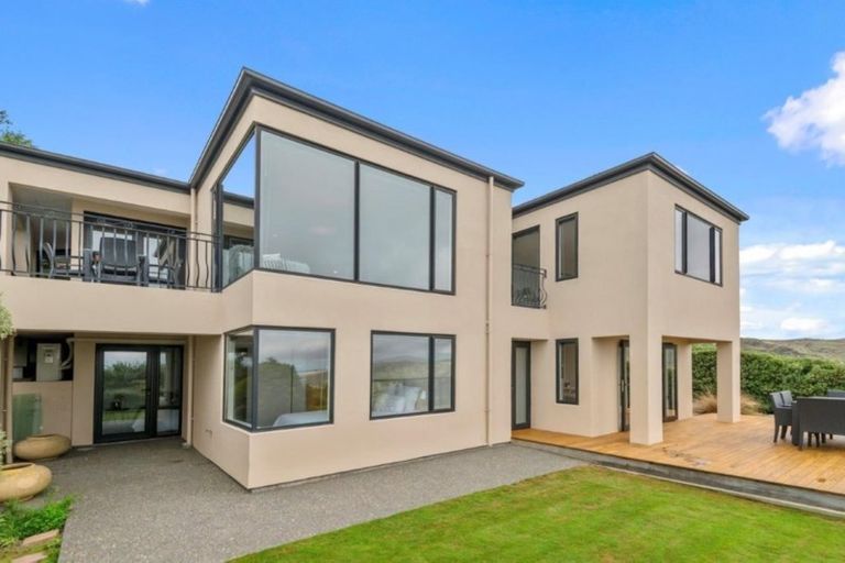 Photo of property in 2/272 Major Hornbrook Road, Mount Pleasant, Christchurch, 8081