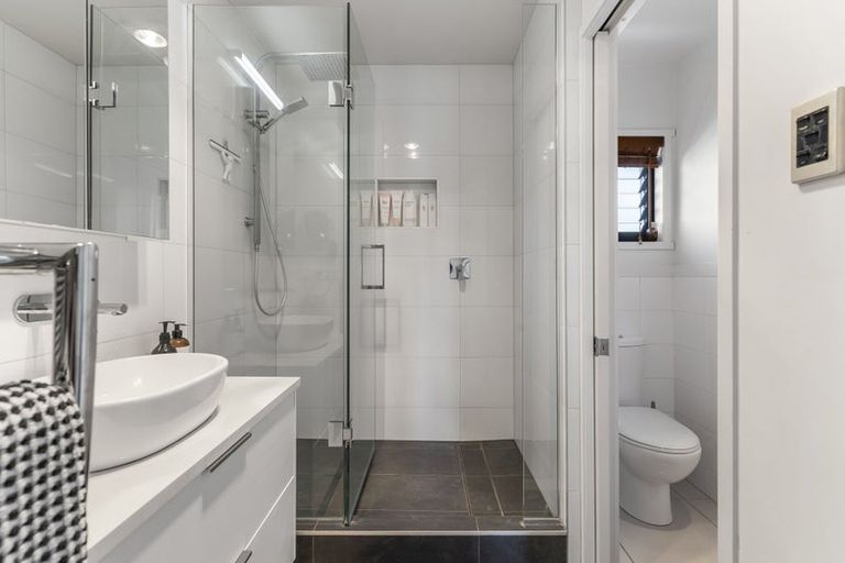 Photo of property in 6/103 Vauxhall Road, Narrow Neck, Auckland, 0624