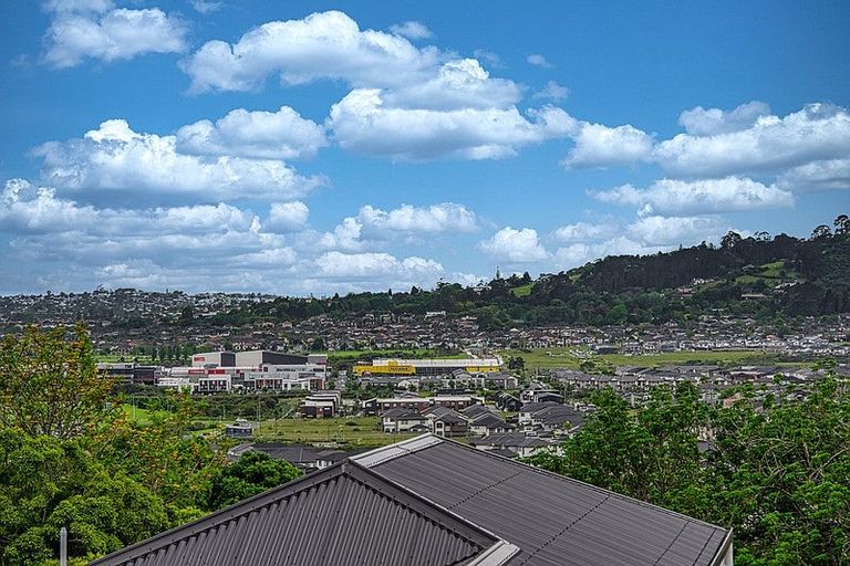 Photo of property in 94 Joseph Street, Flat Bush, Auckland, 2019