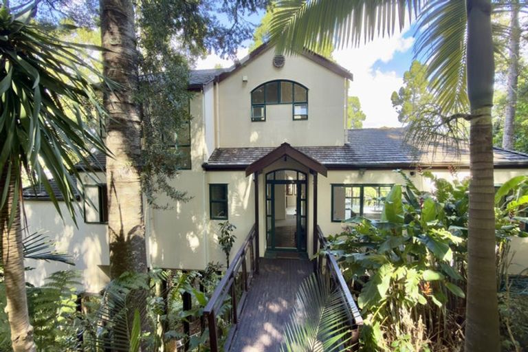 Photo of property in 107 Hadfield Street, Beach Haven, Auckland, 0626