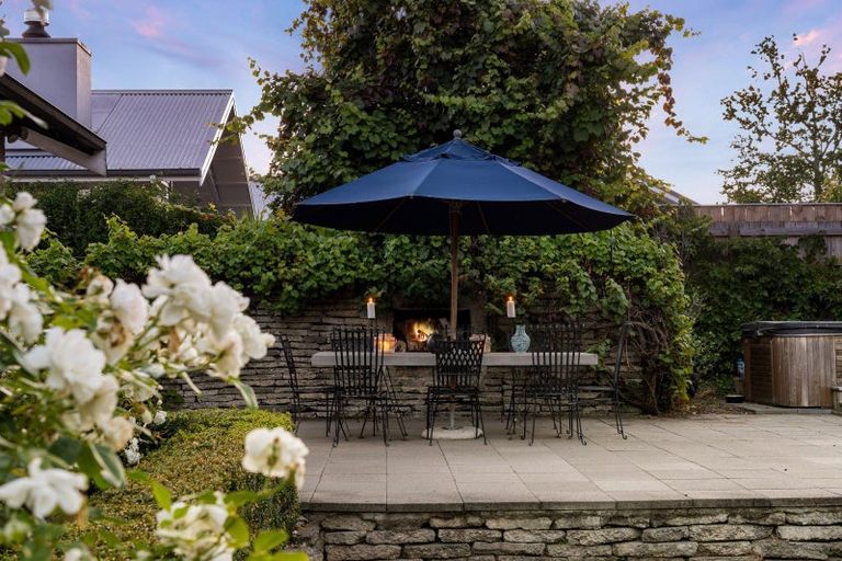 Photo of property in 16 Reynolds Road, Havelock North, 4130