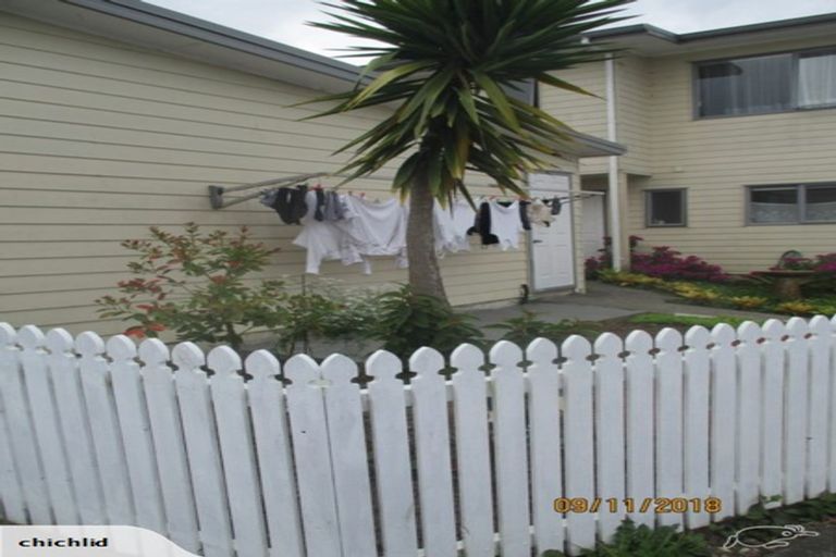 Photo of property in 11/3 Hulme Place, Henderson, Auckland, 0612