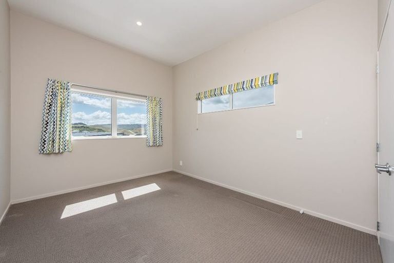 Photo of property in 36h Erlestoke Crescent, Churton Park, Wellington, 6037