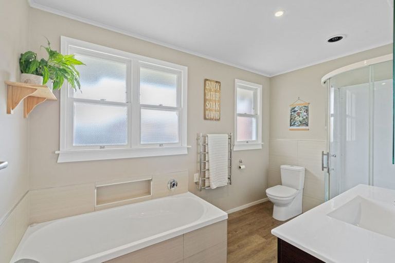 Photo of property in 12 Tawa Street, Levin, 5510