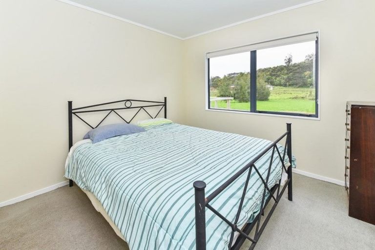 Photo of property in 17 Wattle Bay Road, Manukau Heads, Waiuku, 2684