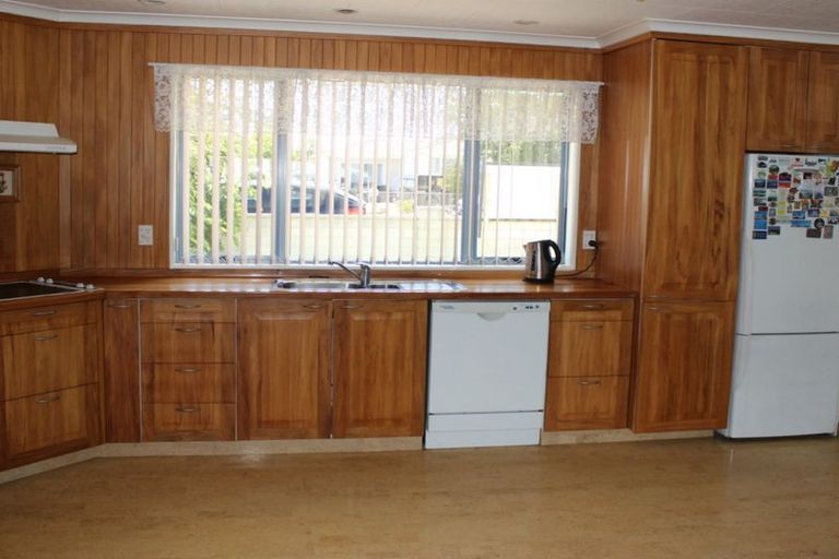 Photo of property in 32 Richmond Road, Carterton, 5713