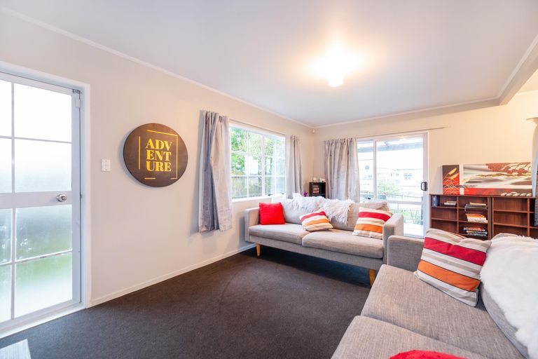 Photo of property in 2/78 Palmers Road, Clendon Park, Auckland, 2103