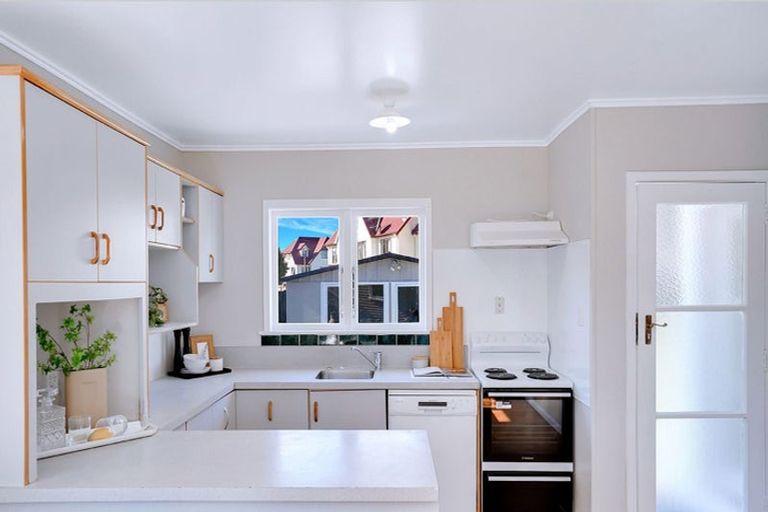 Photo of property in 48 Cameron Road, Hamilton East, Hamilton, 3216