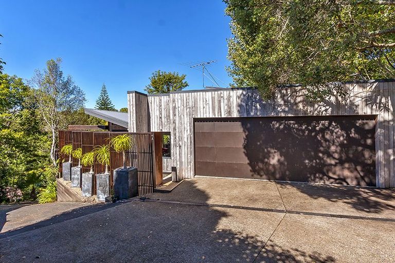 Photo of property in 21 Tanglewood Place, Cockle Bay, Auckland, 2014