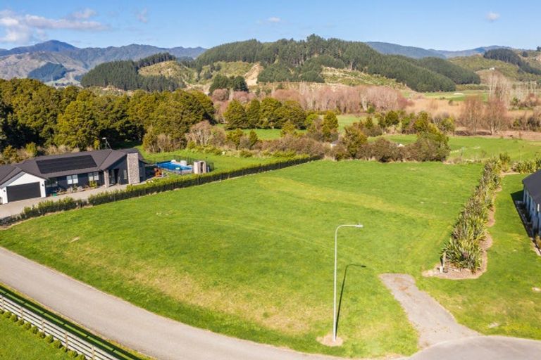 Photo of property in 59 Ohau Gravels Way, Ohau, 5570