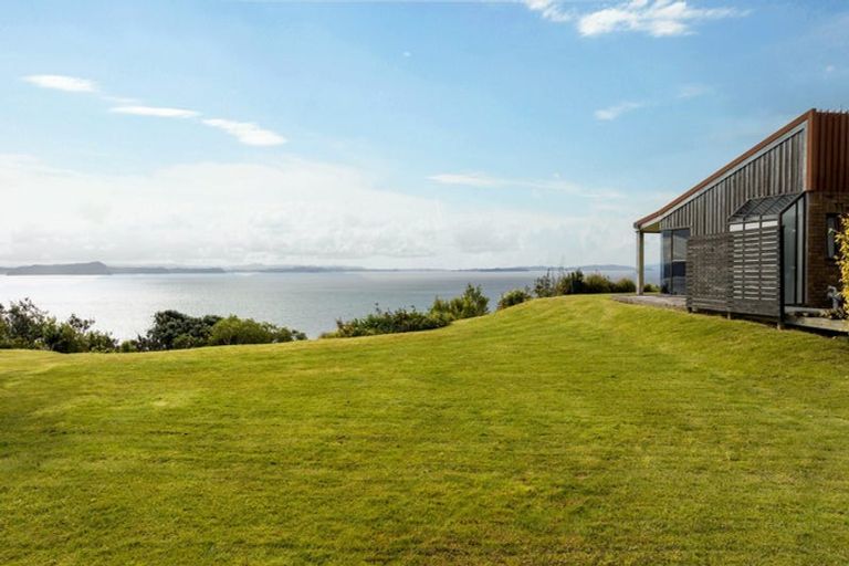 Photo of property in 90 Ardern Avenue, Stanmore Bay, Whangaparaoa, 0932