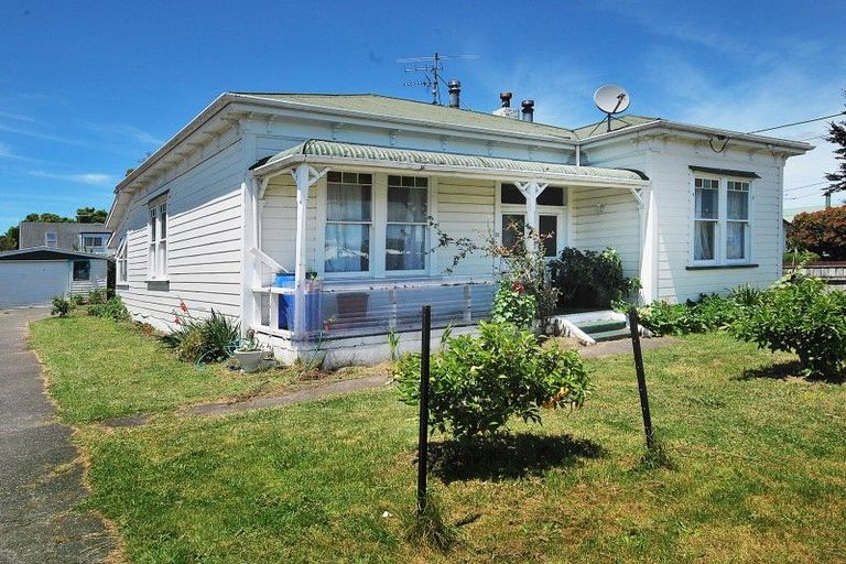 Photo of property in 21 Garrison Street, Carterton, 5713