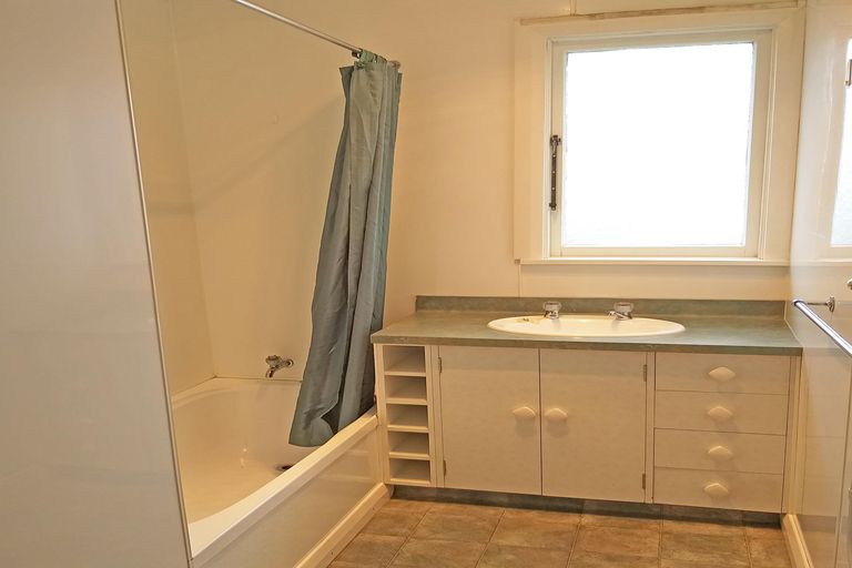 Photo of property in 27 Arun Street, South Hill, Oamaru, 9400