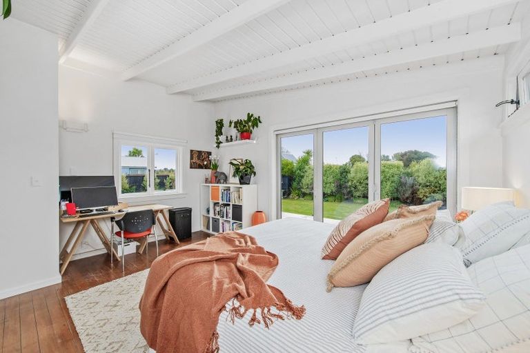 Photo of property in 31 Broadway Avenue, Waikuku Beach, 7473