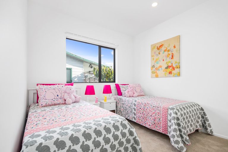 Photo of property in 413 West Coast Road, Glen Eden, Auckland, 0602