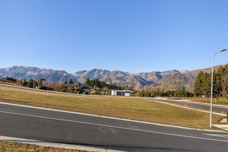 Photo of property in 31 Koreke Loop, Lake Hawea, 9382
