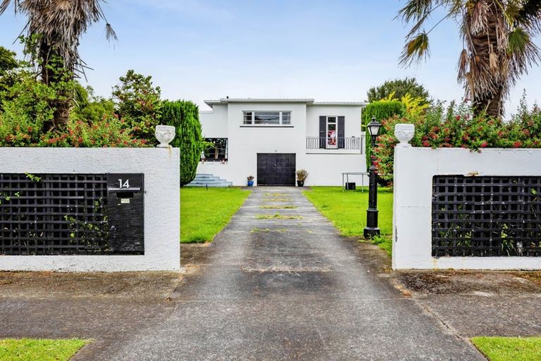 Photo of property in 14 Dives Avenue, Hawera, 4610