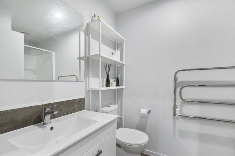 Photo of property in 11 Pakoro Close, Hobsonville, Auckland, 0618