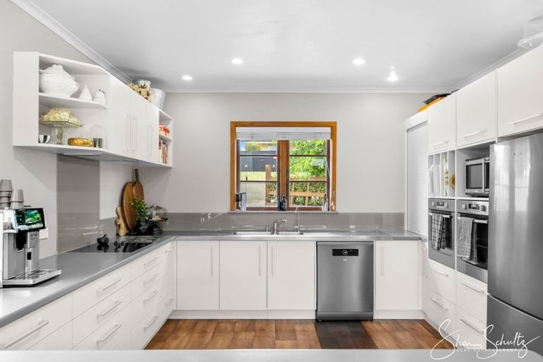 Photo of property in 21 View Street, Maungaturoto, 0520