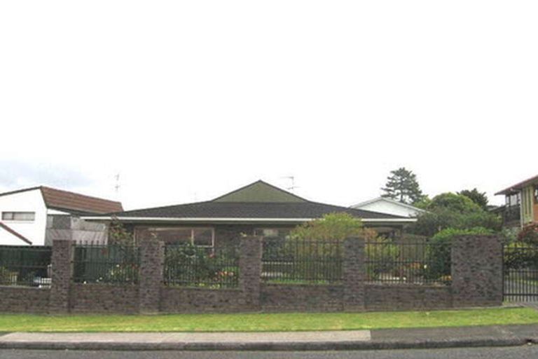 Photo of property in 45 James Evans Drive, Northcote, Auckland, 0627