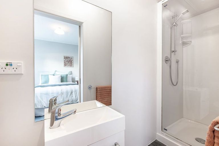 Photo of property in 5a Beach Road, Plimmerton, Porirua, 5026