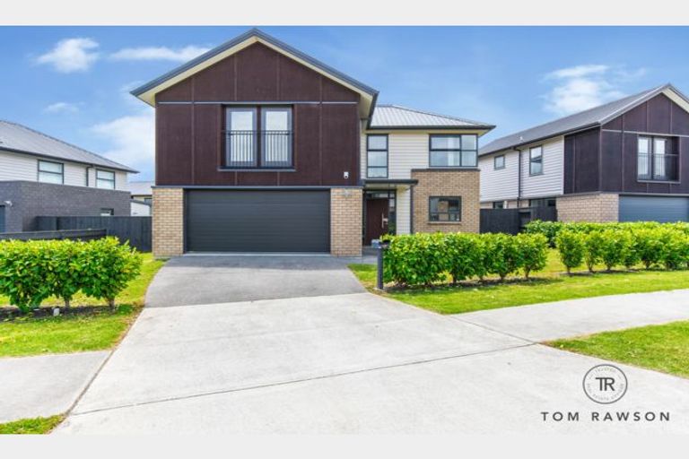 Photo of property in 13 Hirimate Place, Flat Bush, Auckland, 2019