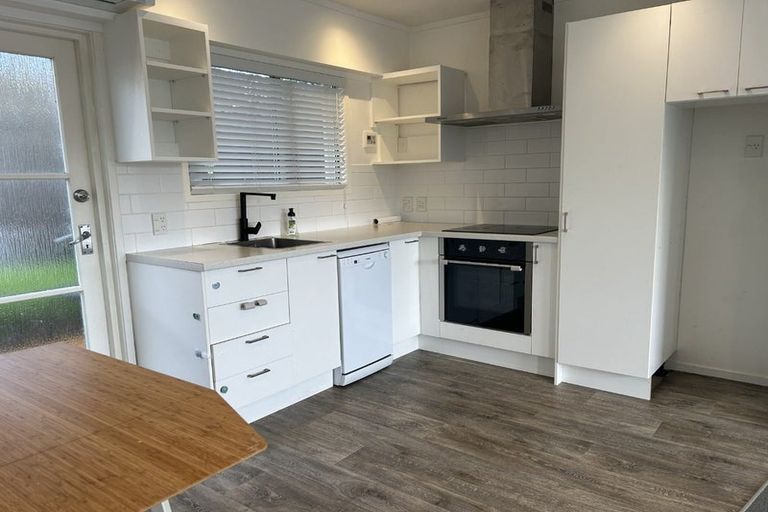 Photo of property in 2/84 Peach Road, Glenfield, Auckland, 0629