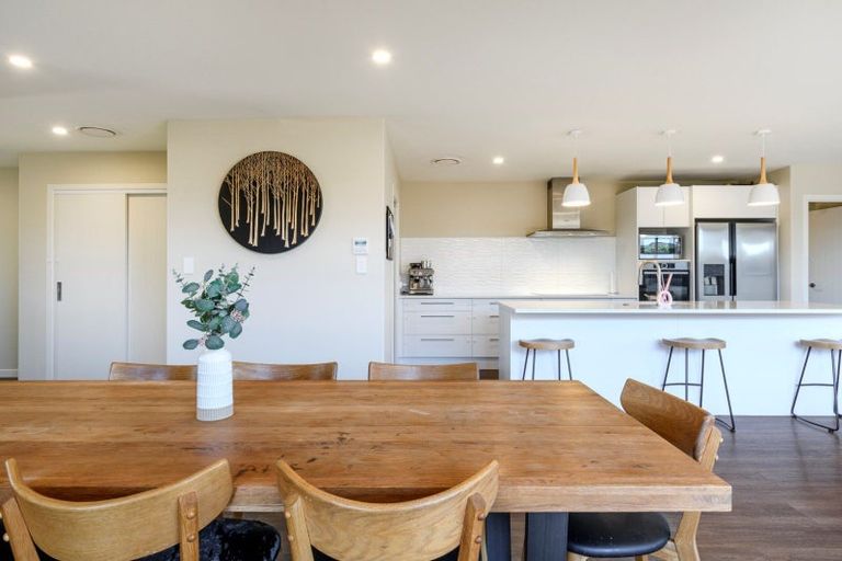 Photo of property in 28 Rotomanu Place, Pyes Pa, Tauranga, 3112