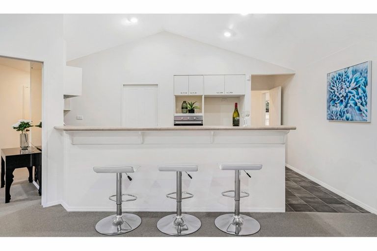 Photo of property in 208b Glengarry Road, Glen Eden, Auckland, 0602