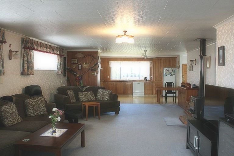 Photo of property in 32 Richmond Road, Carterton, 5713