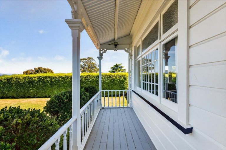 Photo of property in 9 Cobden Crescent, Bluff Hill, Napier, 4110