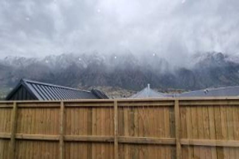 Photo of property in 3 Runholder Rise, Jacks Point, 9371