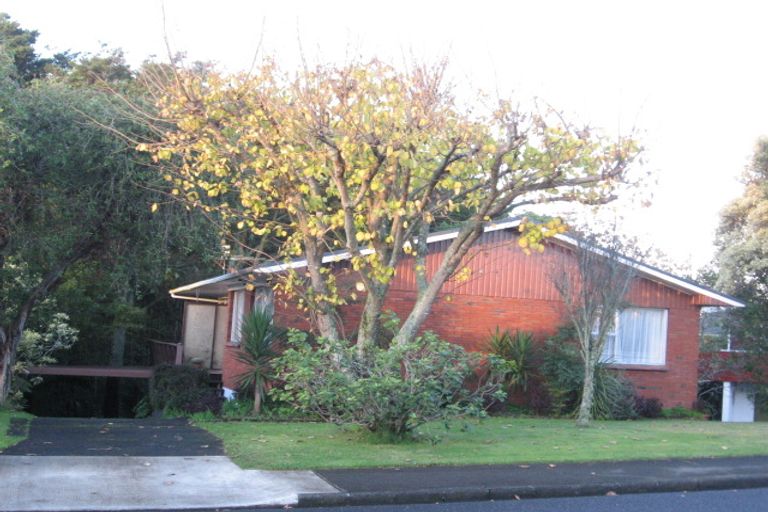 Photo of property in 1 Jill Place, Hillpark, Auckland, 2102