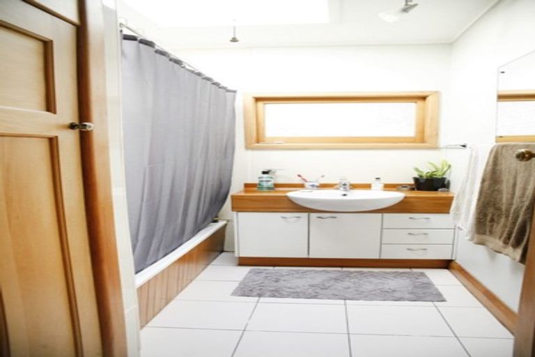 Photo of property in 20 Racecourse Road, Waiuku, 2123