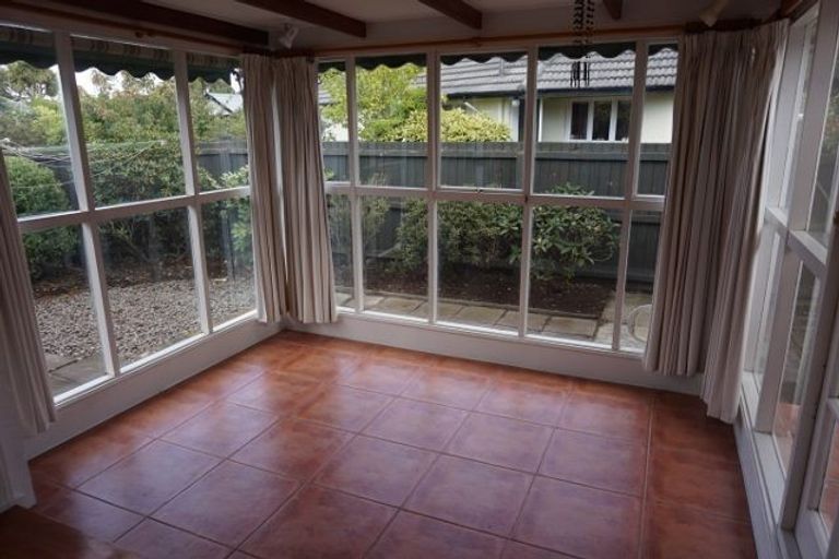 Photo of property in 215 Memorial Avenue, Burnside, Christchurch, 8053