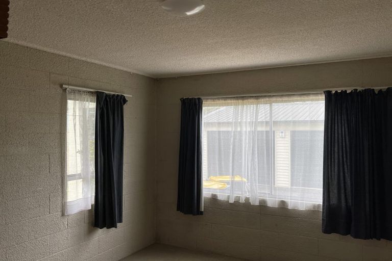 Photo of property in 6 Dudding Avenue, Northcote, Auckland, 0627